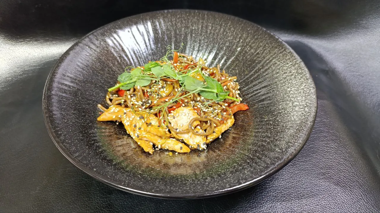 Лапша соба с курицей Лапша соба с курицей